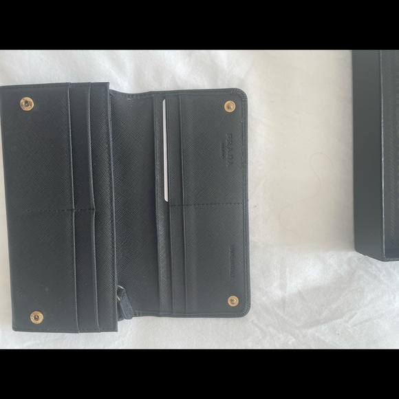 Prada wallet - Picture 4 of 6